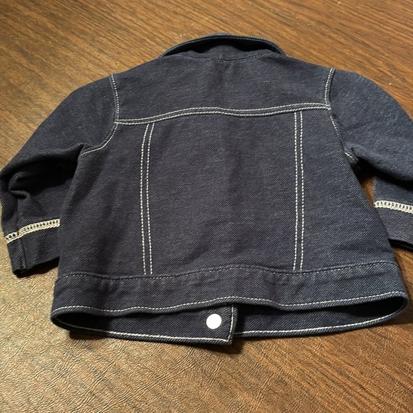 Guess Baby Jean jacket, long sleeve pink bodysuit and jeans 6-9 month size - Picture 5 of 11